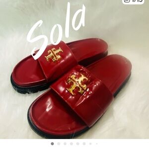 Auth. NWOB Size 10 Tory Burch Everly Anatomic Cloud Red Leather Brass Logo Sli…